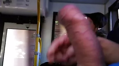 Melayani nyonya Bev kaki masturbasi sampai crot