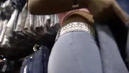 Ibu kelinci berkedip Mardi Gras masturbasi sampai crot