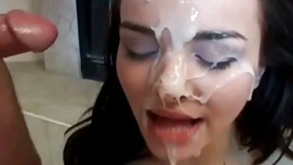 Dia download video bokep manstrubasi menjual GF coklat lubang untuk orang asing